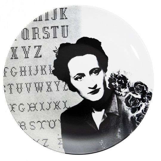 Lisa Bengtsson Porslinstallrik 26 cm Oss kvinnor emellan Mormor