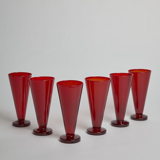 Reijmyre Glasbruk - SÅLD Höga Glas i Rubinfärgat Glas