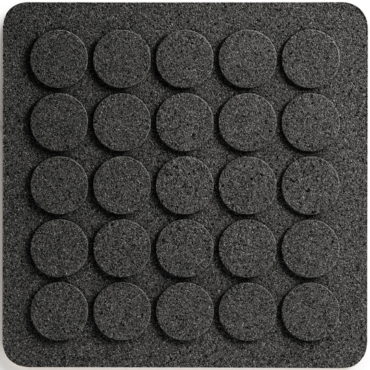 Born in Sweden Underlägg square dots svart kork 20 x 20 cm