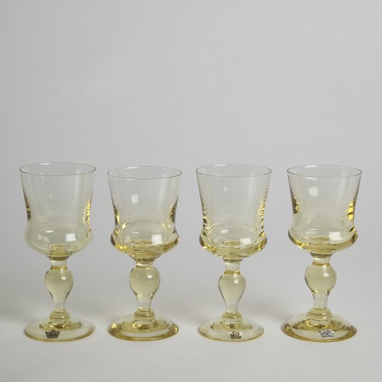 Kosta Boda - Vinglas i Gultonat Glas 4 st