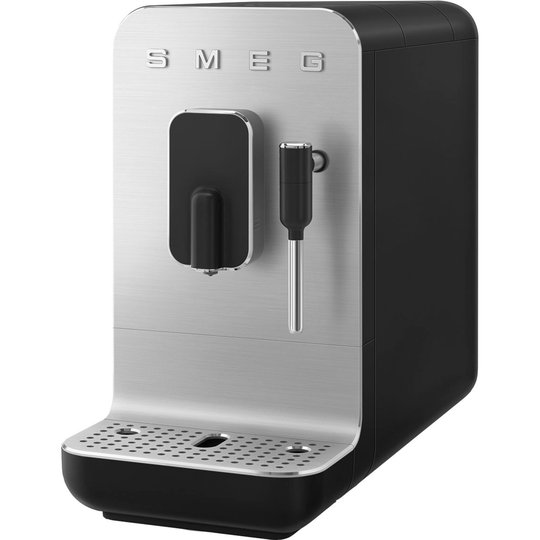 Smeg BCC02BLMEU espressomaskin med mjölkskummare