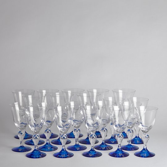 Orrefors - SÅLD "Alice" Vitvinsglas 12 st Rödvinsglas 8 st